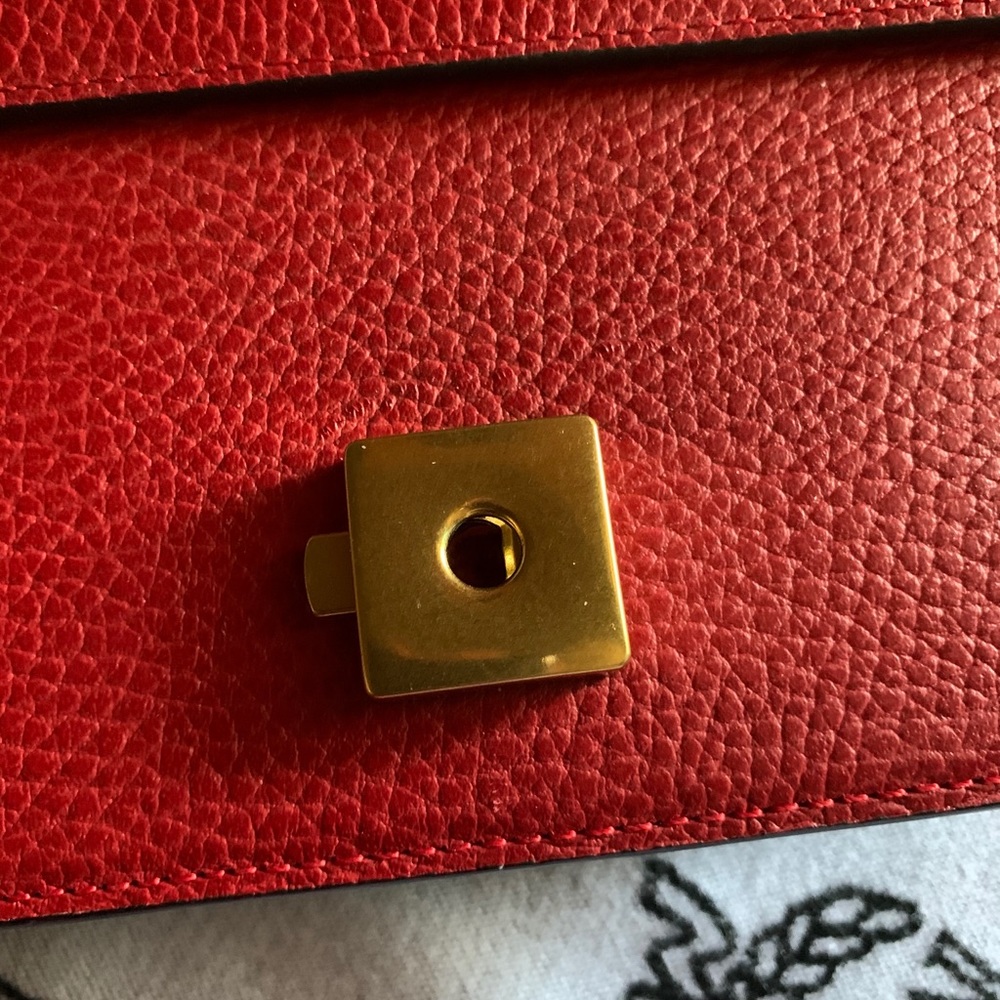 🎊SOLD🎊Gucci Hibiscus Red Dionysus Calfskin Bag - Picture 4 of 11